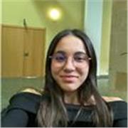 Estudiante universitaria, imparte clases de matemáticas, inglés y lengua castellana de nivel ESO. 