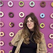 Ragazza per ripetizioni di matematica di base