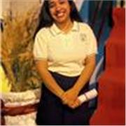 Profesora de Administración imparte clases de contabilidad para estudiantes de secundaria