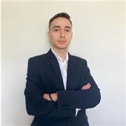 Laureato in Corporte Finance e impiegato come consulente aziendale impartisce ripetizioni di Economia, Finanza e Ingle