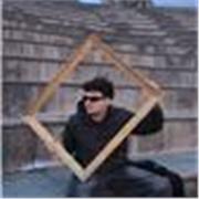 Professor de arte, llevo desde los 8 con el arte, puedo variar de graffiti hasta el arte digital, pinturas con óleos entre otros.