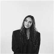 Profesora con certificación C2, cercana y práctica. Clases para principiantes o conversación enfocada en fluidez y confianza.