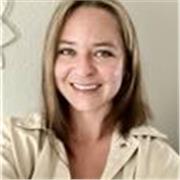 Profesora titulada en Historia del Arte, Máster en Investigaciones Históricas y Master en Educación y Doctora en Patrimonio. 