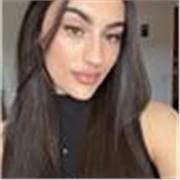 Profesora de primaria que se especializa en lengua castellana y e historia.