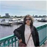 English tutor teaching children of Middle school and High school