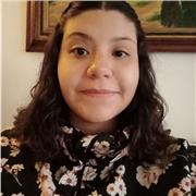 Profesora de artes plásticas que imparte a niños de todas las edades, también genera procesos de inclusión a discapacidad