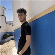 Tengo un buen nivel en lenguas y creo que podría estar capacitado para ayudar a gente del nivel de primaria y ESO , actualmente curso una preparación de Acceso a G.Superior