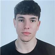 Profesor de Inglés imparte clases a niños de hasta 16 años