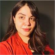 Professora de francês formada em letras - língua e literatura francesa há 4 quatro anos