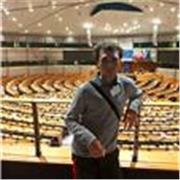 Offro lezioni di discipline umanistiche per ragazzi sino alla quarta superiore. Italiano, storia, filosofia, arte, geografia.