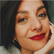 Laureata in Lingue e Letterature straniere
