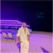 Me defino como una persona responsable, que busca enseñar a los niños y niñas en etapas de iniciación al fútbol, soy de Valladolid