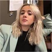 Studentessa del quarto anno del liceo delle scienze umane. Grande passione per le materie scientifiche e motivata al massimo ad aiutare ragazzi e ragazze nello studio