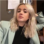 Studentessa del quarto anno del liceo delle scienze umane. Grande passione per le materie scientifiche e motivata al massimo ad aiutare ragazzi e ragazze nello studio