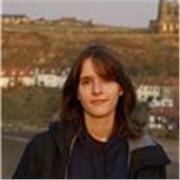 Soy Núria, estudiante de Biología, e imparto clases de inglés a alumnos de todas las edades. 