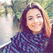 Laureata in lingue impartisce lezioni di lingua italiana, inglese, francese, letteratura italiana, straniera a bambini, ragazzi e adulti