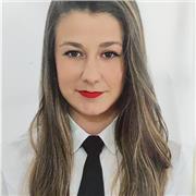 Estudiante de veterinaria con conocimientos en biología, química e inglés.