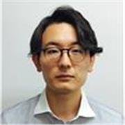 Profesor de japonés imparte clases a los principiantes