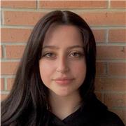 Soy estudiante de diseño de moda con gran capacidad y conocimientos para enseñar