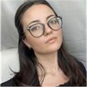 Studentessa di economia diplomata con lode al liceo linguistico impartisce lezione di inglese