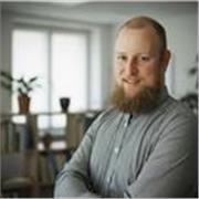 Englisch-Profi mit 8 Jahren internationaler Erfahrung bietet Nachhilfe für Schule & Studium