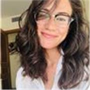 Profesora de Ingles conversacional imparte clases a jovenes y adultos