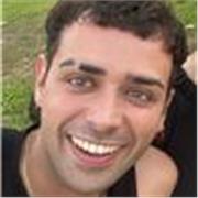 Soy un profesor titulado en la enseñanza de idiomas extranjeros, con experiencia en primaria, secundaria y también con adultos.