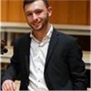 Pianista concertista diplomato al Conservatorio e perfezionatosi all'estero insegna pianoforte a tutti i livelli