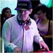 CLASES DE MEZCLAR MÚSICA CON EQUIPOS DE DJ O TORNAMESAS