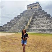 Colombienne, l’espagnol est ma langue maternelle. Motivée et pédagogue, je souhaite transmettre mes connaissances