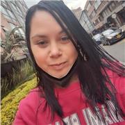 Profesor de biología imparte clases a grados de primaria