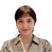 Estudiante y profesora de apoyo escolar con experiencia previa y certificado de idiomas. 