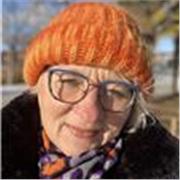 Engagierte und erfahrene Lehrerin , die Kinder und Jugendliche im Einzelunterricht Deutsch, Englisch und Spanisch gut erklärt. 