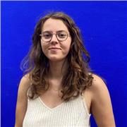 Après un volontariat d'un an en Espagne, de retour en France je donne des cours d'espagnol et propose une aide aux devoirs