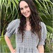Soy maestra titulada con cinco años de experiencia enseñando a niños. Estoy disponible para clases presenciales y virtuales