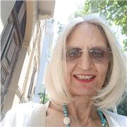 Sono docente in pensione con lunga esperienza nelle scuole statali.Durantevil mio percorso ho acquisito solide competenze nella de