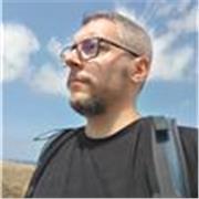 Tengo bastantes años de experiencia trabajando de cara al público en inglés y además tengo el b1