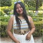 Profesora titulada en inglés y francés con capacidad para reconocer las necesidades y métodos de aprendizaje de cada alumno.
