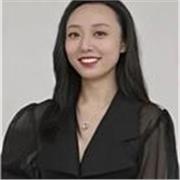 Erfahrener Chinesisch-Tutor, der Kinder aller Altersgruppen unterrichtet