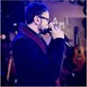 Docente di musica e Armonicista cromatico e diatonico, impartisce lezioni in presenza o online