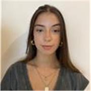 Estudiante del grado de Publicidad, título de ESO y Bachillerato con una muy buena media.