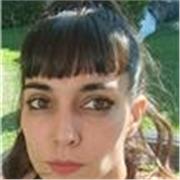 Soy graduada en estudios ingleses y tengo experiencia como profesora de inglés para niños y adolescentes. Sé lo que es aprender un idioma que no es el tuyo, y sobre todo que en el colegio no te den las herramientas que necesitas
