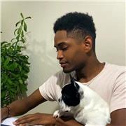 Hallo, ich bin ein fabelhafter Spanischlehrer. Spanisch zu lernen kann super Spaß machen! Stellen Sie sich vor, Sie plaudern über.