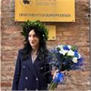 Sono una ragazza laureata in giurisprudenza, di 26 anni, che ha sempre aiutato alunni a preparare verifiche ed esami