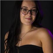 Soy estudiante de farmacia y ofrezco clases de refuerzo desde primaria hasta 4to de la ESO de:Quimica, Castellano, Euskera y Mate