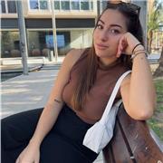 Siempre he sido muy aplicada en mis estudios, actualmente estudio derecho, podría dar clases de primario o la eso científico