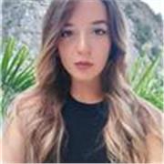 Ciao, sono Noelia! Se sei interessato/a ad un approccio innovativo ed efficace allo studio dell'inglese, sei nel posto giusto!