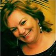 professora de inglês com 32 anos de experiência no exterior e brasil