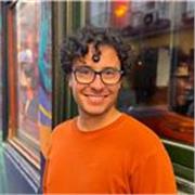 Graduado en Bellas artes, con gran experiencia en el Dibujo.