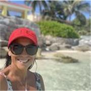 Soy profesora de niños , me encanta trabajar con diferentes materiales y dejar que los alumnos dejen libre su imaginación. 